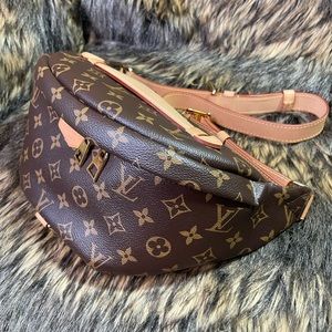 Louis Vuitton Discovery Bumbag monogram